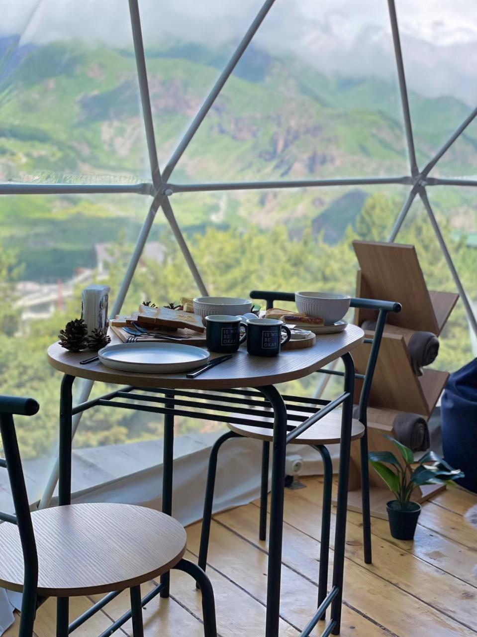 Elia Glamping Hotel Kazbegi Bilik gambar